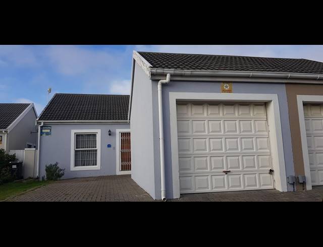2 BEDROOM HOUSE TO LET IN BLOUBERG SANDS